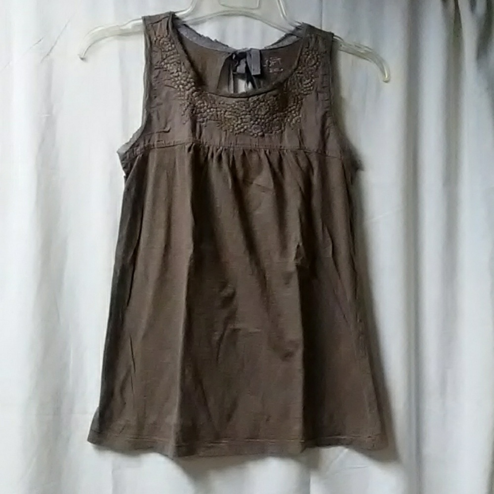 Tank top with embroidered details